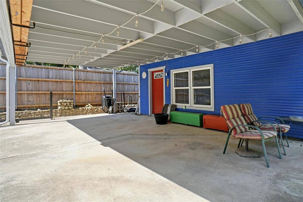 2306 Western Avenue, Fort Worth, TX 76107 two car carport