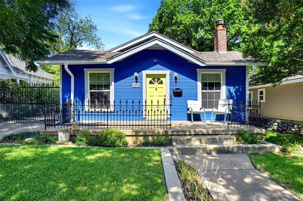 2306 Western Avenue, Fort Worth, TX 76107 Classic Craftsman Bungalow