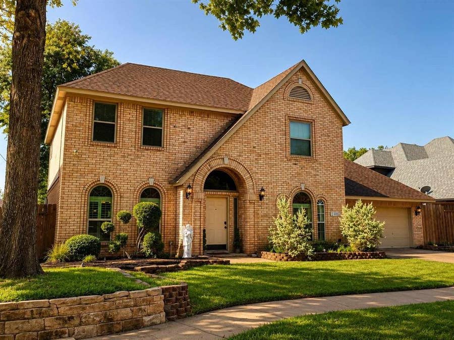 Property photo for 2902 Redstone Drive, Arlington, TX