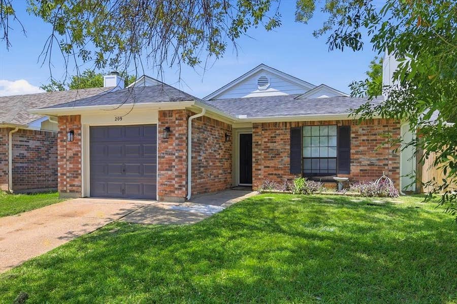 Property photo for 209 Rodeo Drive, Keller, TX