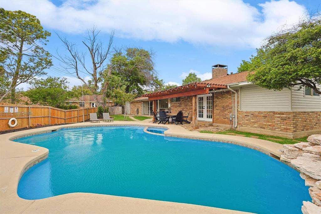 1208 Mayleaf Drive, Irving, TX 75060 Pool