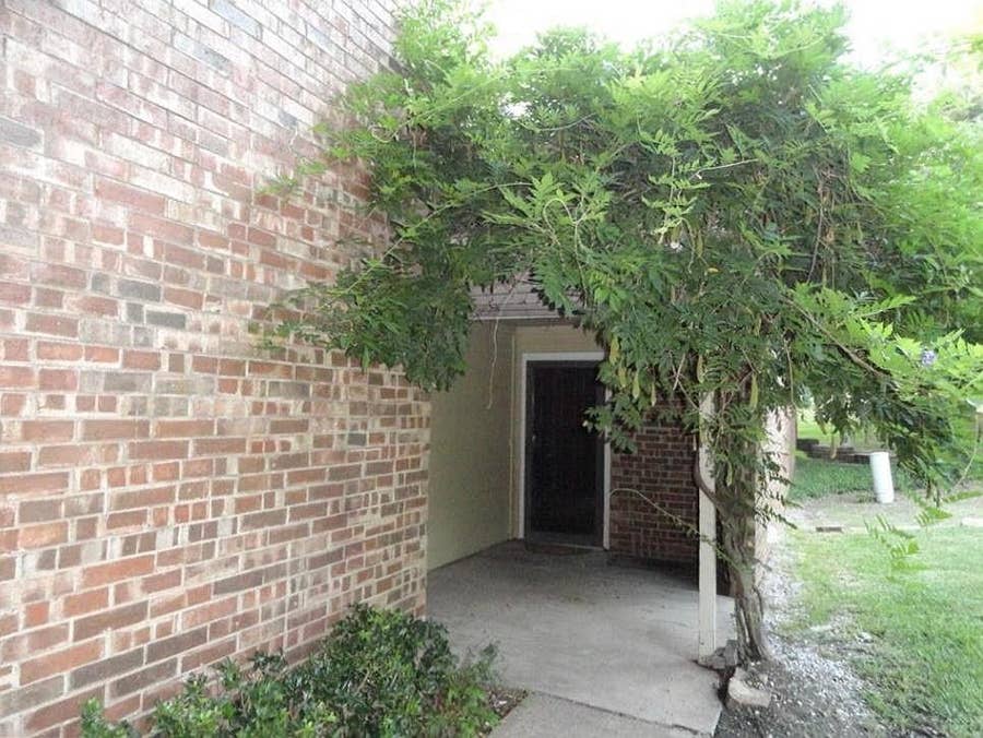 Property photo for 2717 Meadowstone Court, Carrollton, TX