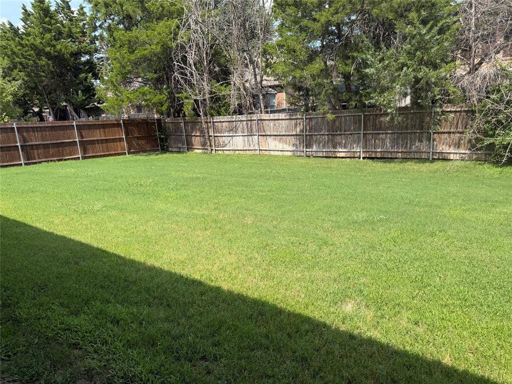 1012 Bessie, DeSoto, TX 75115