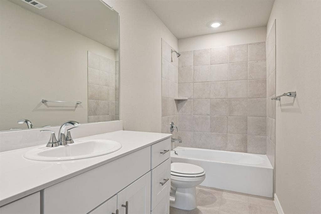 3154 Texoma Boulevard, Farmersville, TX 75442 Photo is not of the actual home, but is an inspirational photo of builder’s model home and may depict options, furnishings, and/or decorator features that are not included.