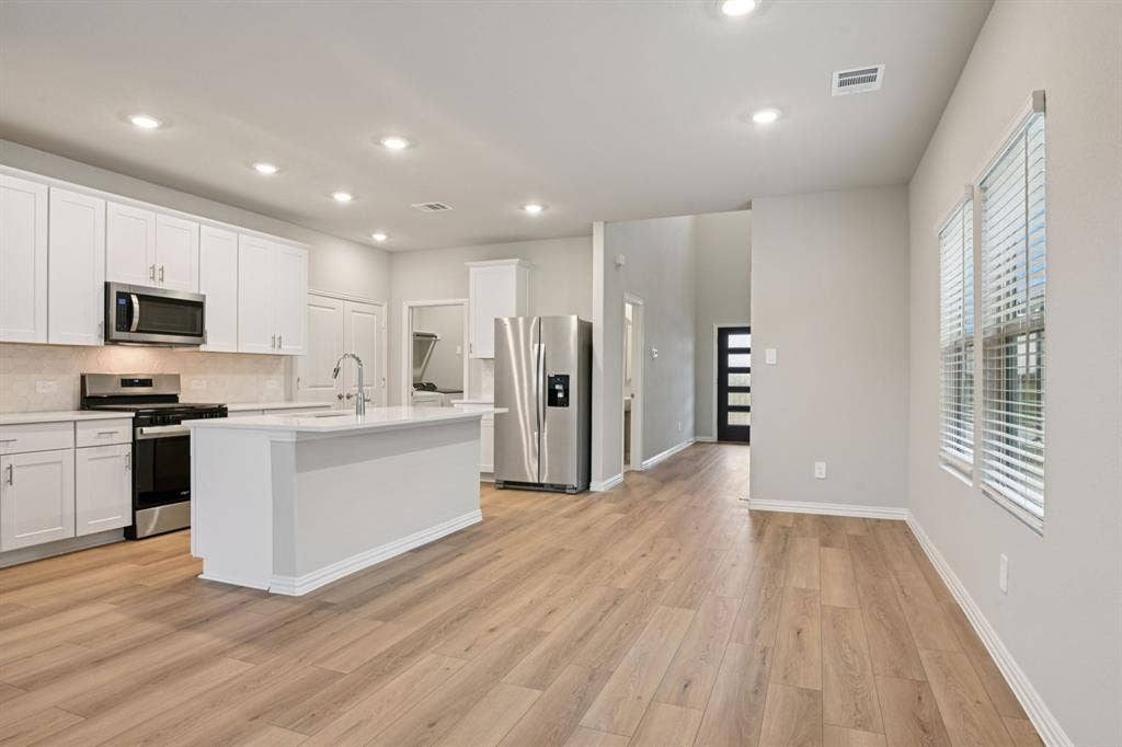 3154 Texoma Boulevard, Farmersville, TX 75442 Photo is not of the actual home, but is an inspirational photo of builder’s model home and may depict options, furnishings, and/or decorator features that are not included.