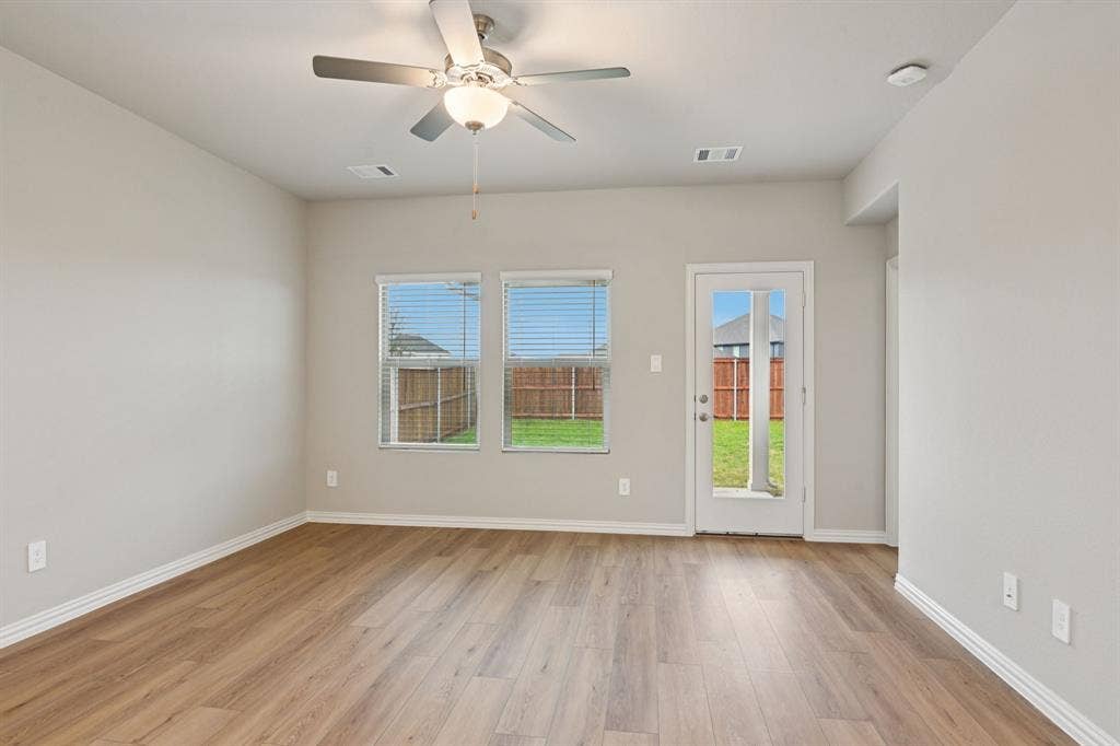 3154 Texoma Boulevard, Farmersville, TX 75442 Photo is not of the actual home, but is an inspirational photo of builder’s model home and may depict options, furnishings, and/or decorator features that are not included.