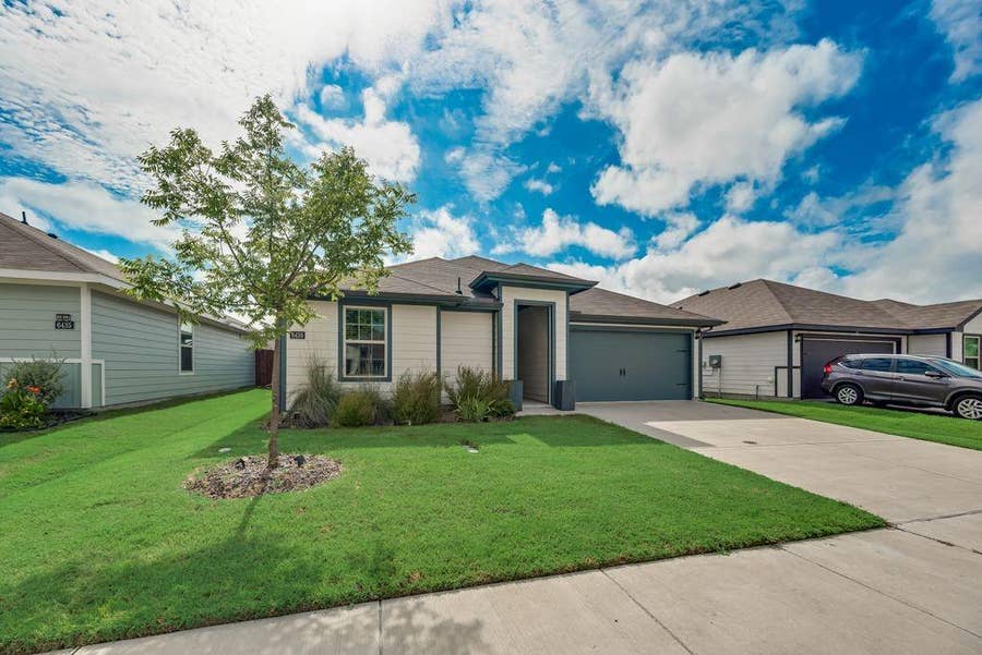 Property photo for 6439 Sand Dune Way, Princeton, TX