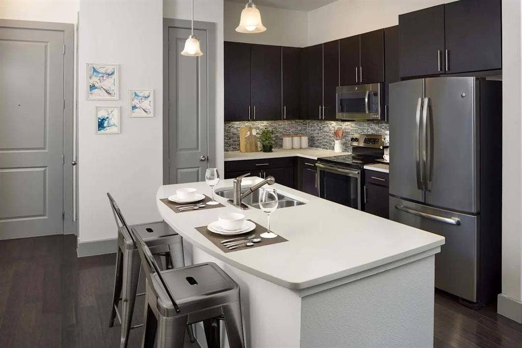 3939 W Alabama Street, #2-312, Houston, TX 77027 50% off base rent for 2 months, 12+ month lease only