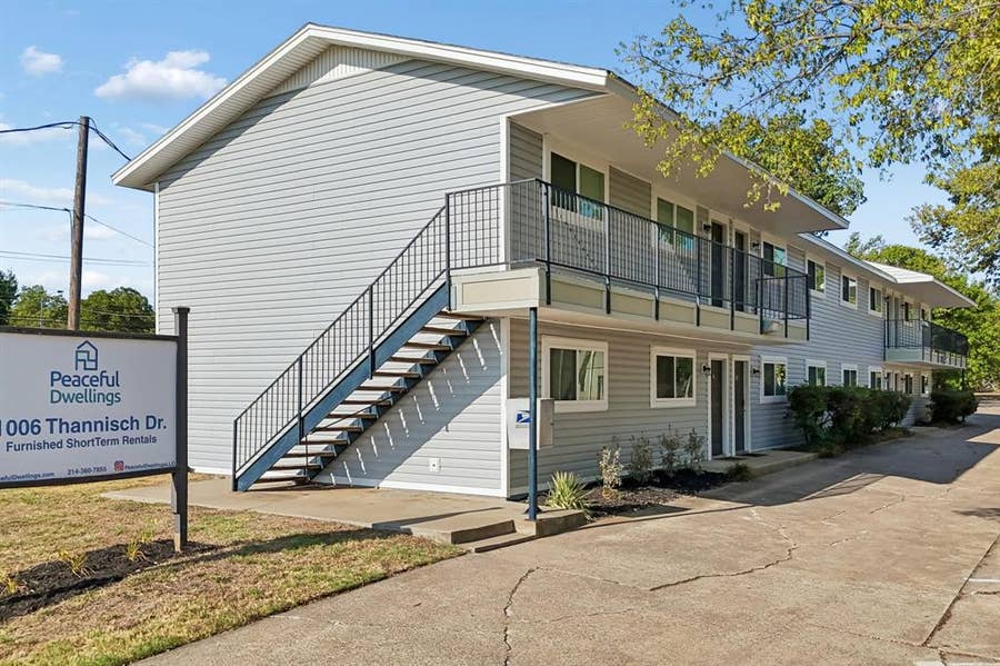 Property photo for 1006 Thannisch Drive, Arlington, TX