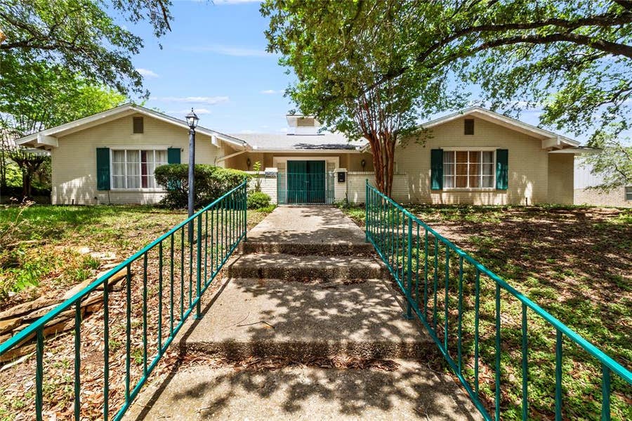 Property photo for 2641 Woodmont Circle, Waco, TX