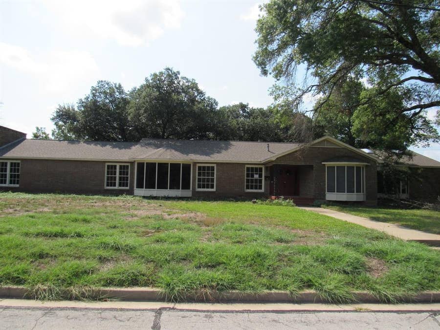 Property photo for 3300 Oakridge Lane, Waco, TX