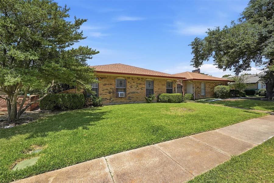 Property photo for 4115 Greenway Drive, Garland, TX