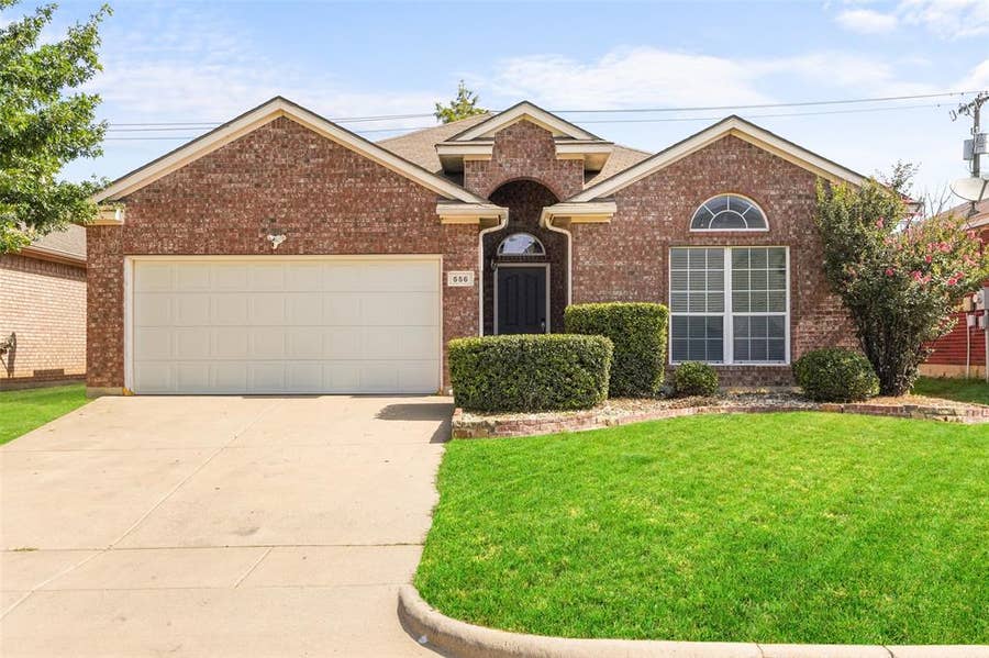 Property photo for 556 Caravan Drive, Fort Worth, TX
