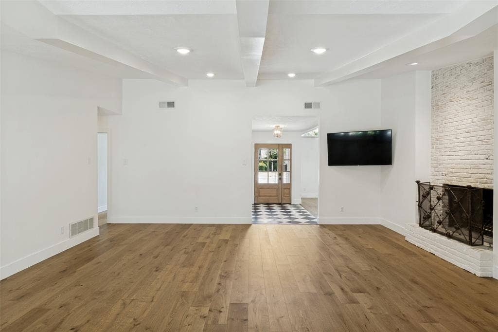 5129 Mill Run Road, Dallas, TX 75244 5129 Mill Run Road, Dallas, TX 75244