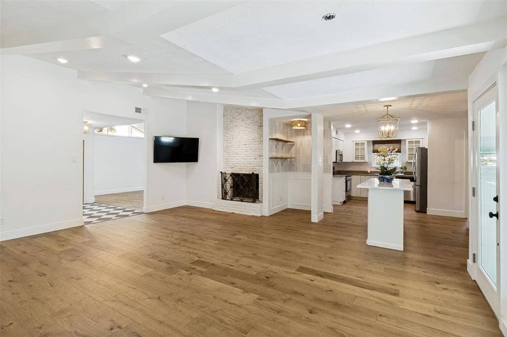 5129 Mill Run Road, Dallas, TX 75244 5129 Mill Run Road, Dallas, TX 75244