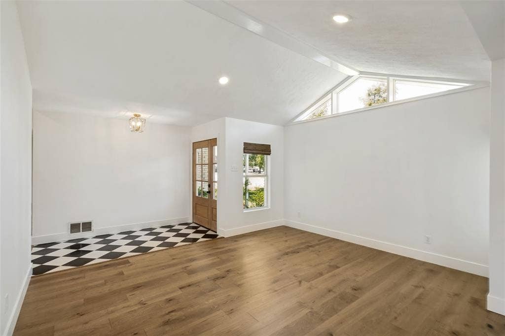 5129 Mill Run Road, Dallas, TX 75244 5129 Mill Run Road, Dallas, TX 75244