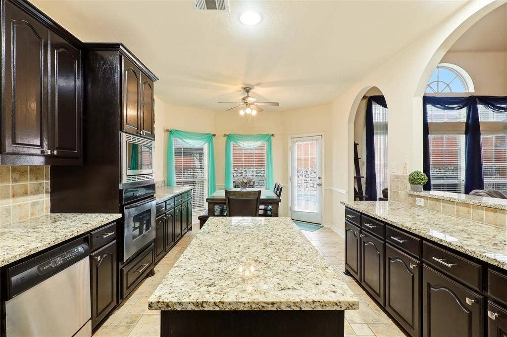 5804 Logan Drive, Plano, TX 75094 5804 Logan Drive, Plano, TX 75094