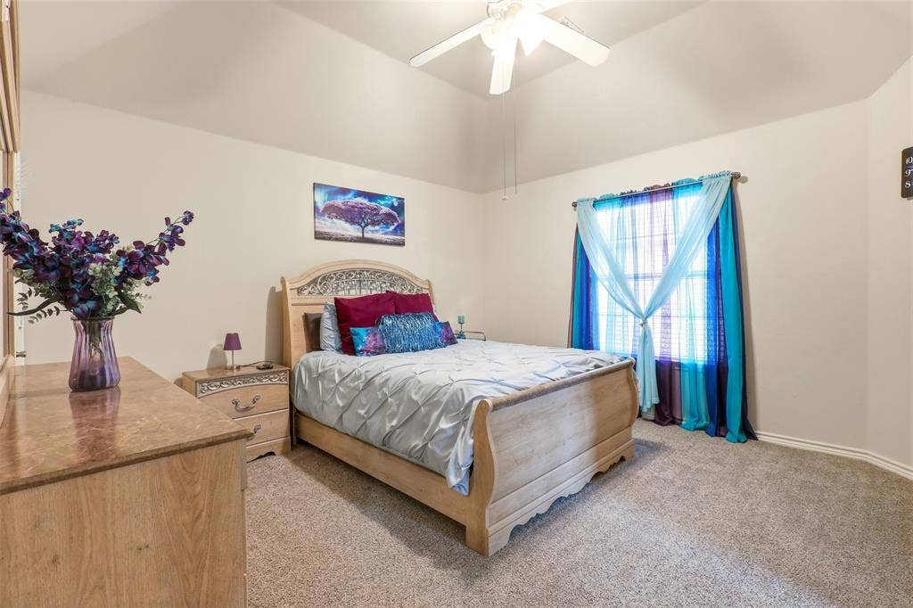 5804 Logan Drive, Plano, TX 75094 5804 Logan Drive, Plano, TX 75094