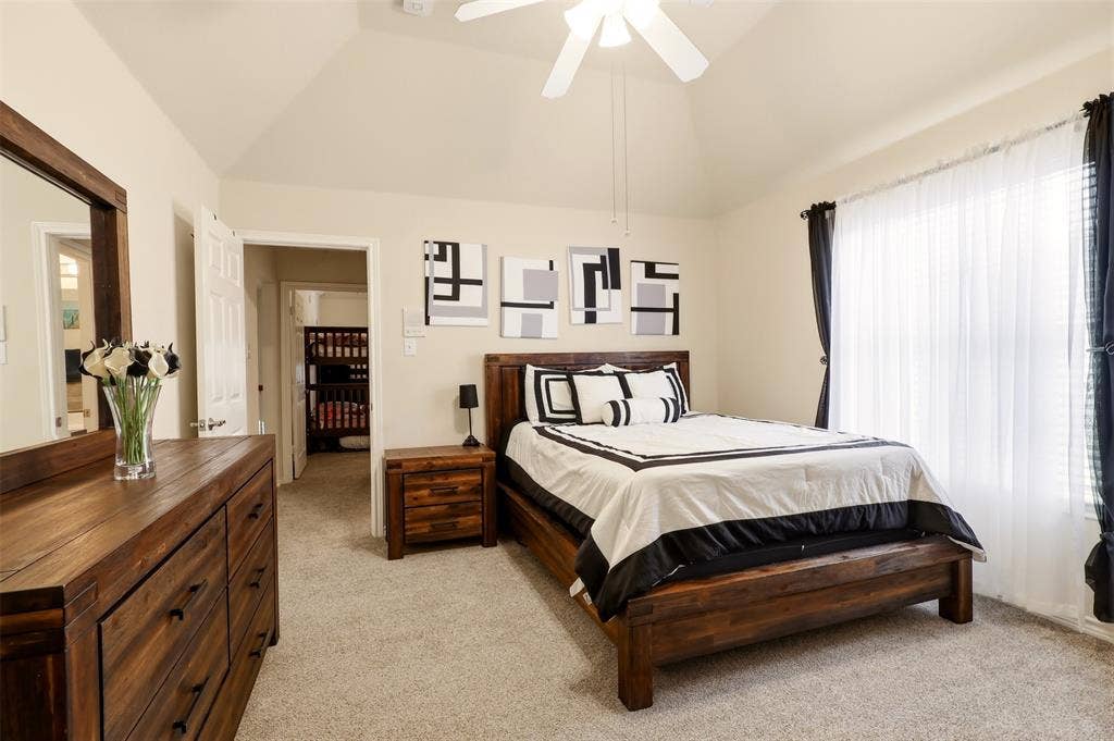 5804 Logan Drive, Plano, TX 75094 5804 Logan Drive, Plano, TX 75094
