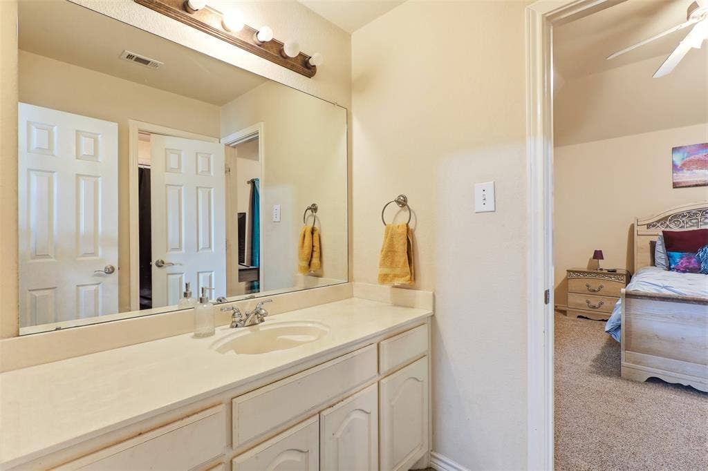 5804 Logan Drive, Plano, TX 75094 5804 Logan Drive, Plano, TX 75094