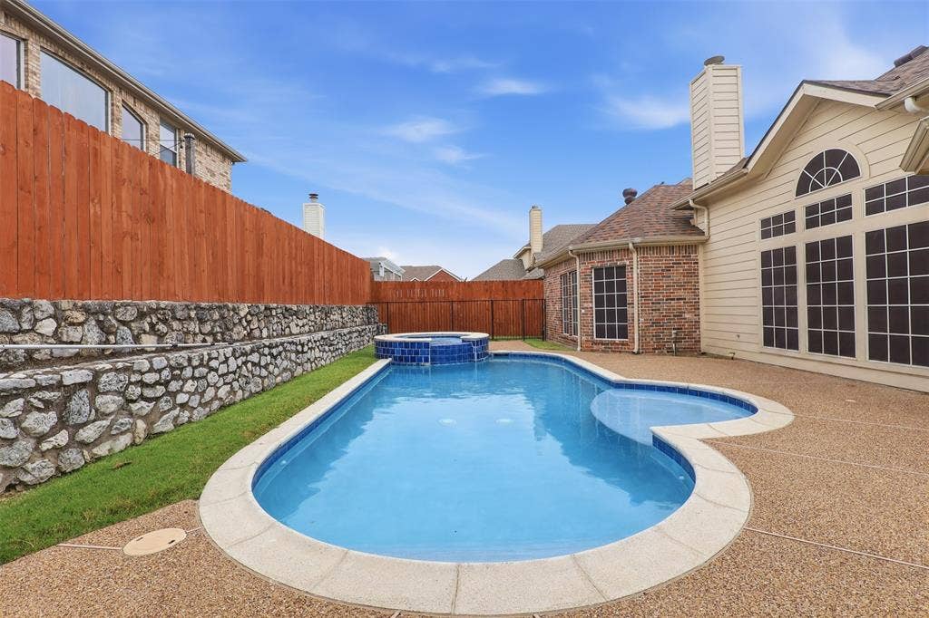 5804 Logan Drive, Plano, TX 75094 5804 Logan Drive, Plano, TX 75094