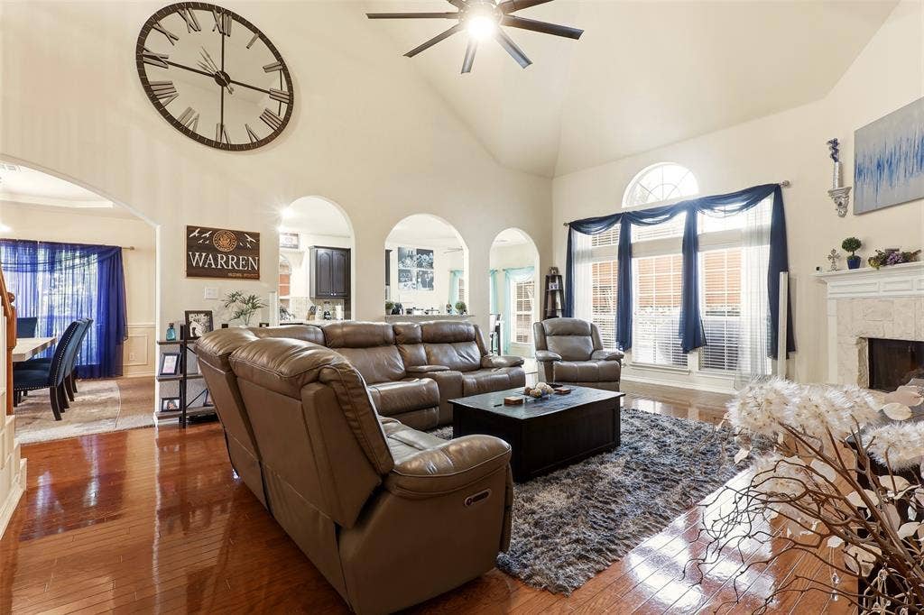 5804 Logan Drive, Plano, TX 75094 5804 Logan Drive, Plano, TX 75094
