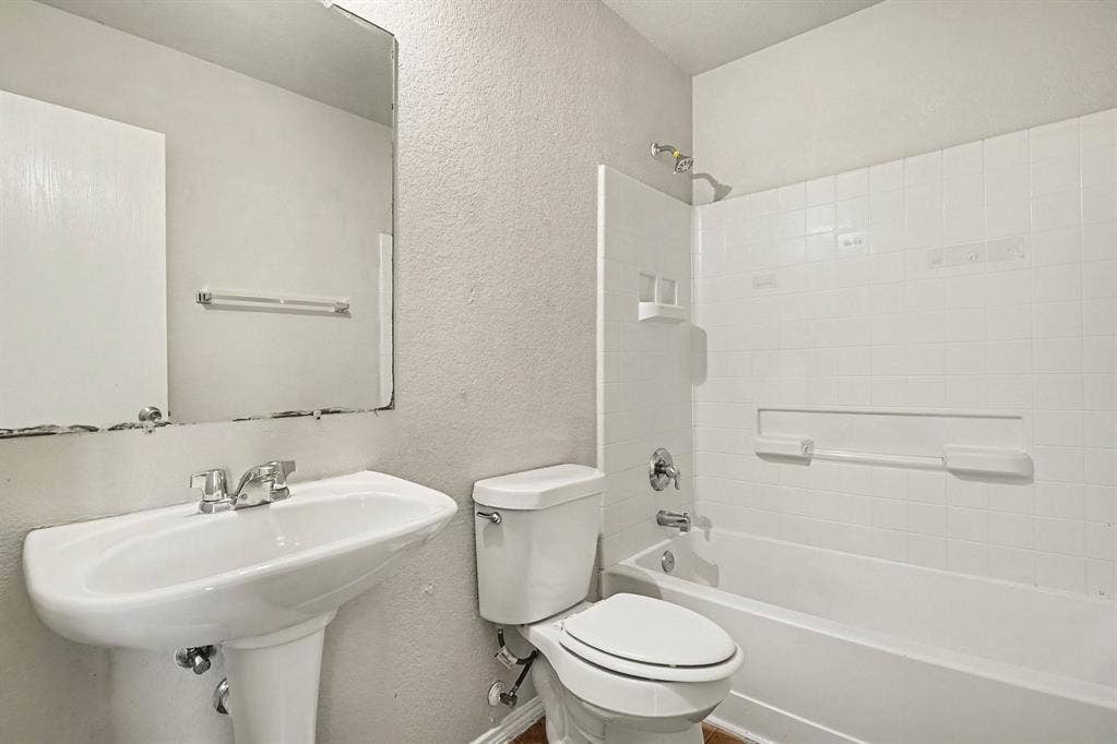 1733 Vineridge Lane, Burleson, TX 76028 1733 Vineridge Lane, Burleson, TX 76028