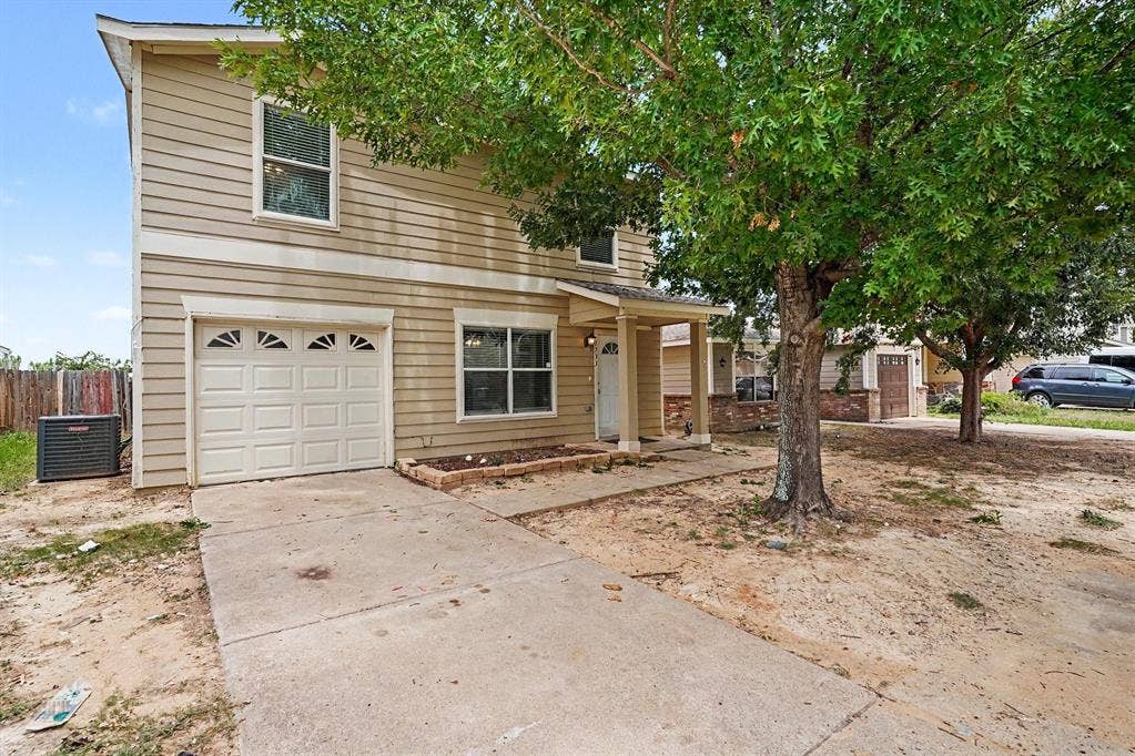 1733 Vineridge Lane, Burleson, TX 76028 1733 Vineridge Lane, Burleson, TX 76028