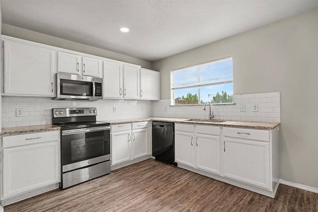 1733 Vineridge Lane, Burleson, TX 76028 1733 Vineridge Lane, Burleson, TX 76028