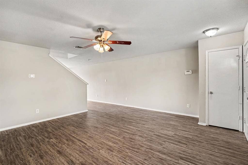 1733 Vineridge Lane, Burleson, TX 76028 1733 Vineridge Lane, Burleson, TX 76028
