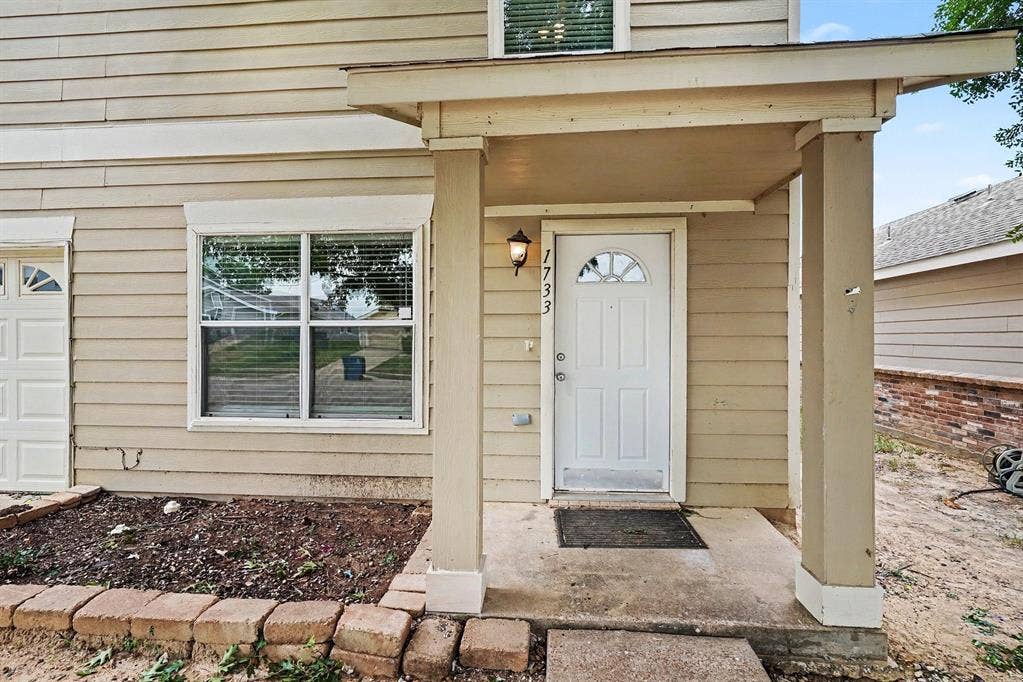1733 Vineridge Lane, Burleson, TX 76028 1733 Vineridge Lane, Burleson, TX 76028
