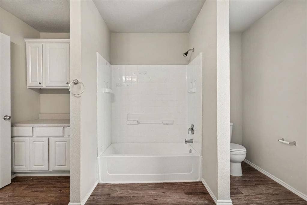 1733 Vineridge Lane, Burleson, TX 76028 1733 Vineridge Lane, Burleson, TX 76028