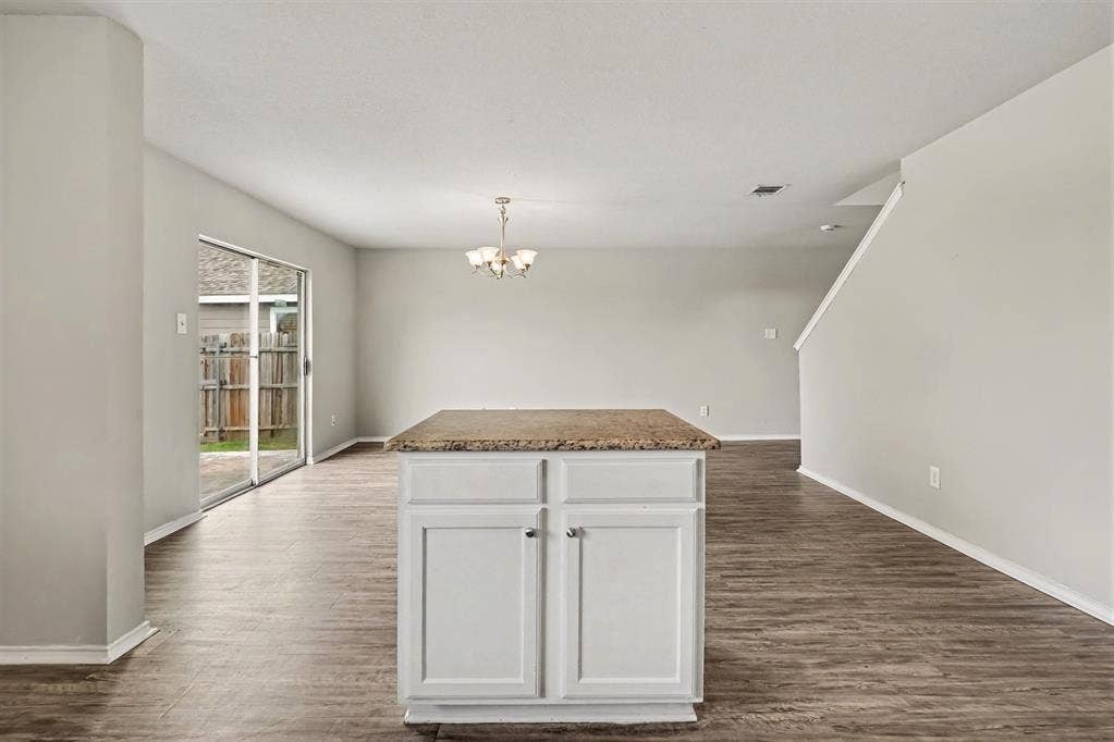 1733 Vineridge Lane, Burleson, TX 76028 1733 Vineridge Lane, Burleson, TX 76028