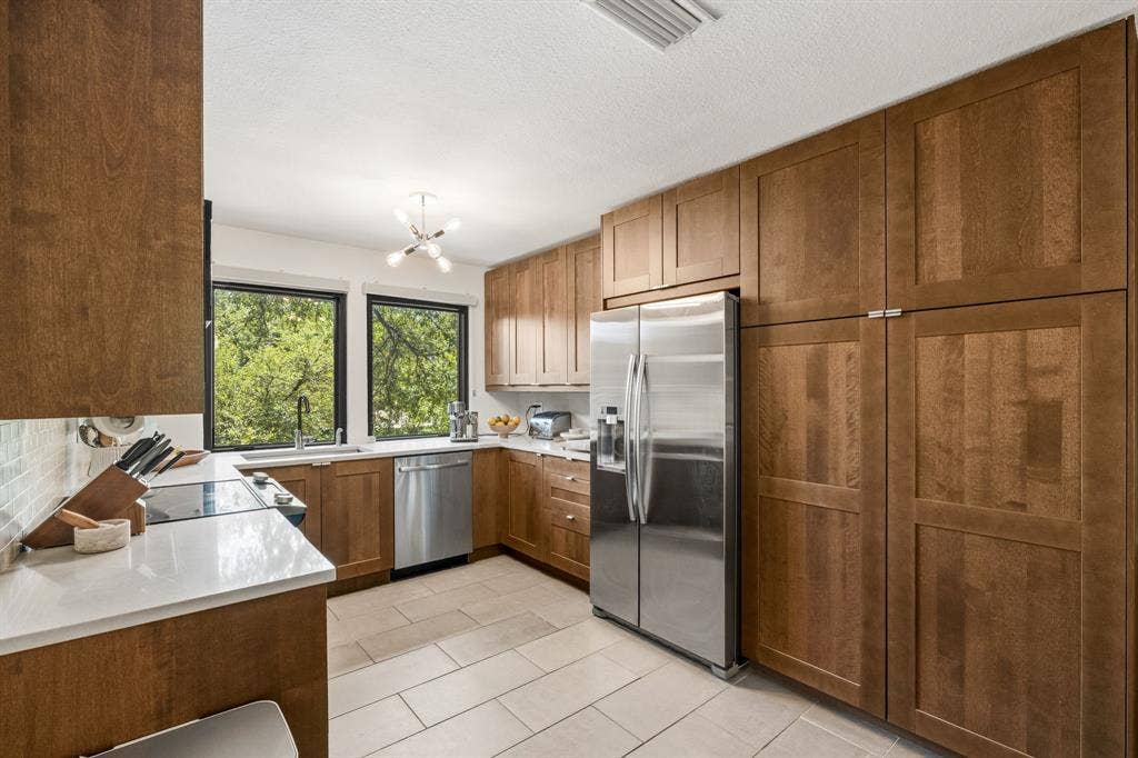 6124 Summer Creek Circle, Dallas, TX 75231 6124 Summer Creek Circle, Dallas, TX 75231