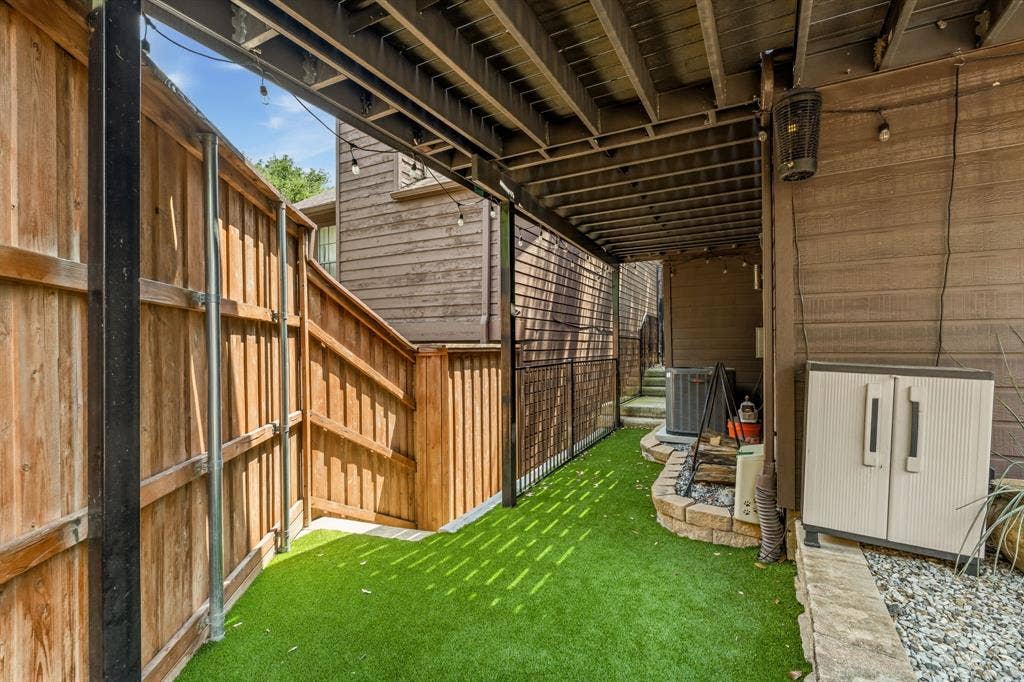 6124 Summer Creek Circle, Dallas, TX 75231 6124 Summer Creek Circle, Dallas, TX 75231