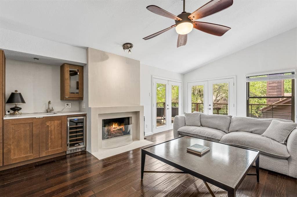 6124 Summer Creek Circle, Dallas, TX 75231 6124 Summer Creek Circle, Dallas, TX 75231