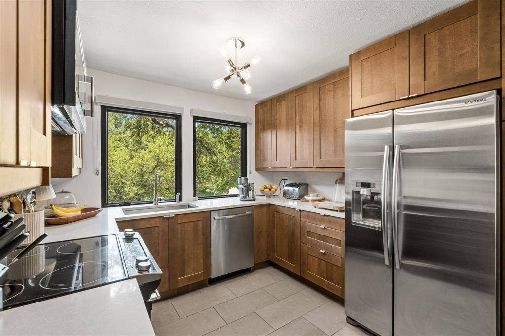 6124 Summer Creek Circle, Dallas, TX 75231 6124 Summer Creek Circle, Dallas, TX 75231