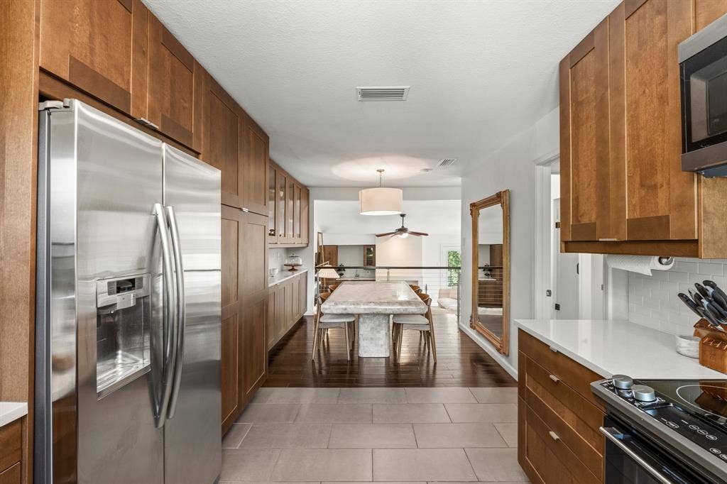 6124 Summer Creek Circle, Dallas, TX 75231 6124 Summer Creek Circle, Dallas, TX 75231