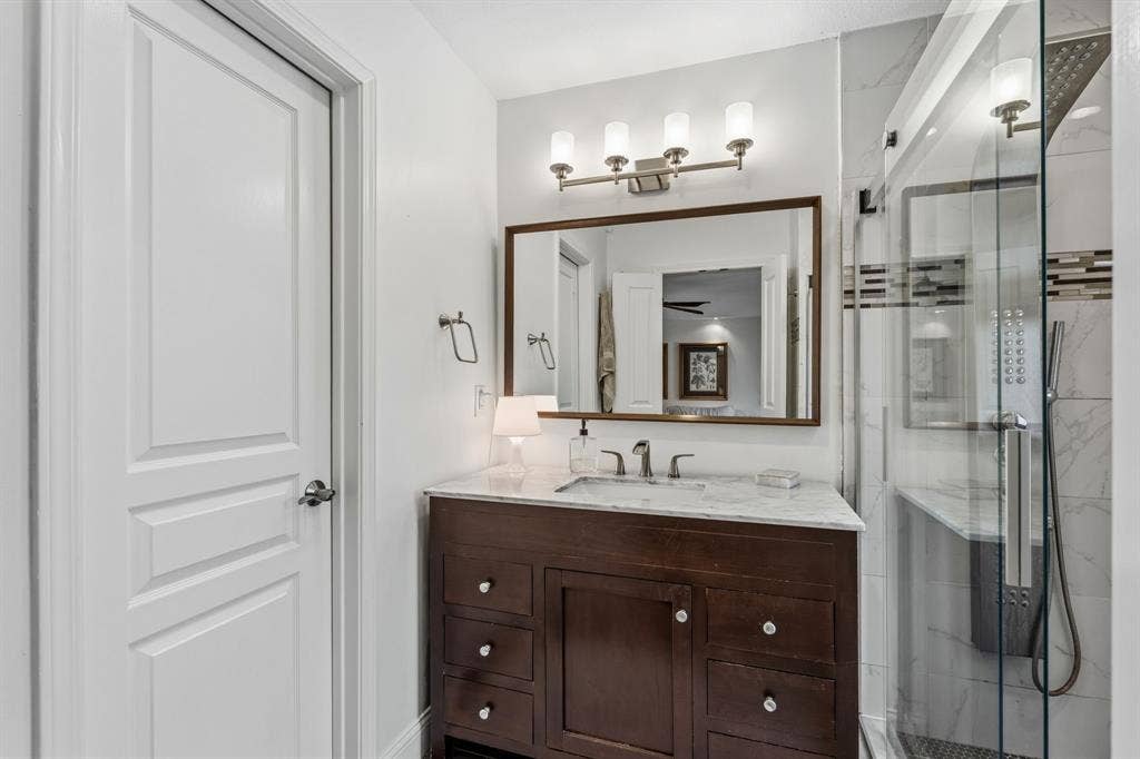 6124 Summer Creek Circle, Dallas, TX 75231 6124 Summer Creek Circle, Dallas, TX 75231