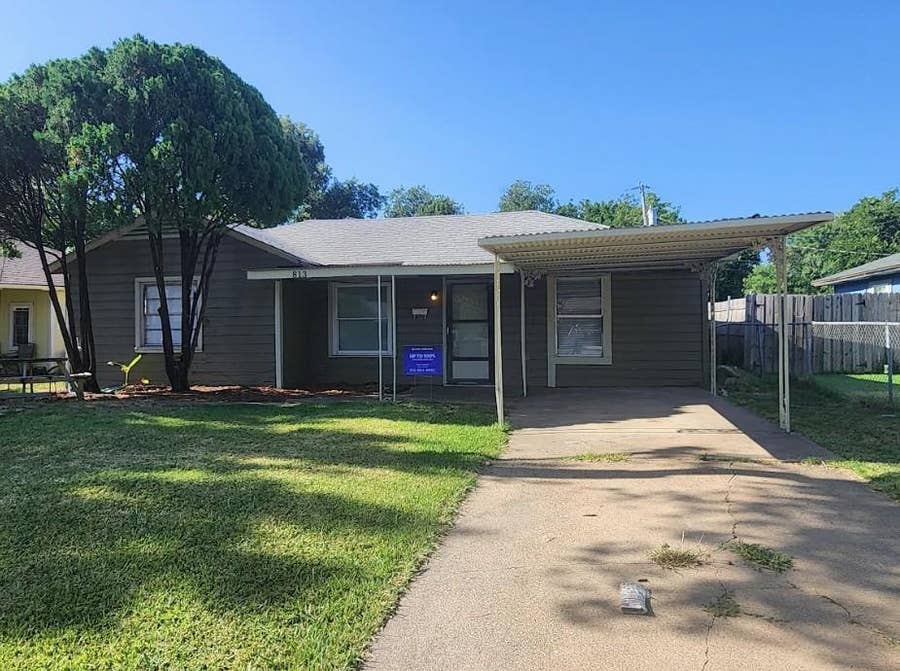 Property photo for 813 Choctaw Trace, Grand Prairie, TX