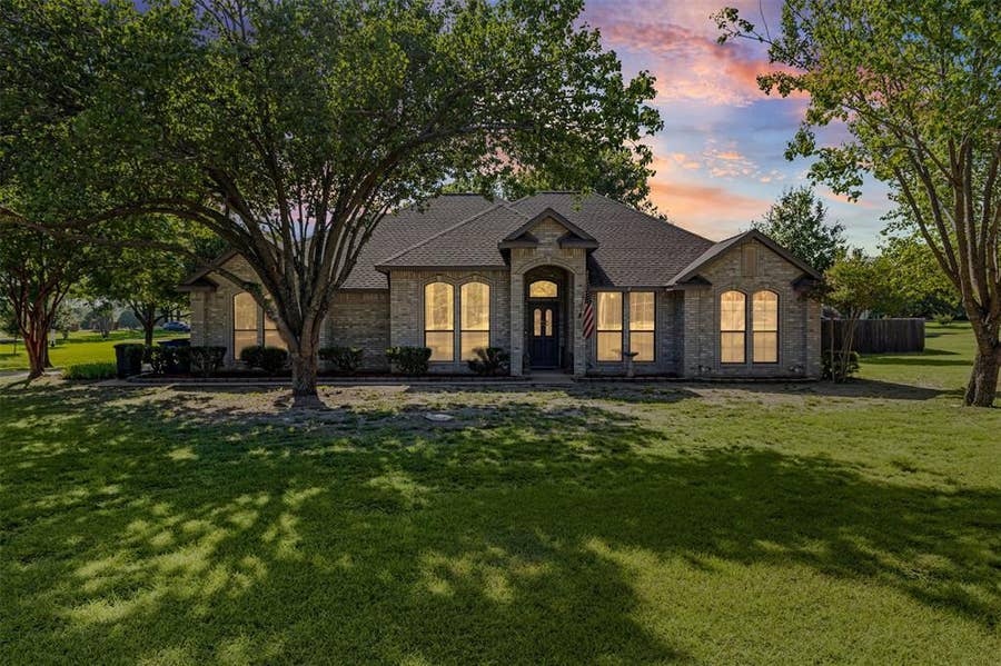 Property photo for 500 Little Creek Trail, Oak Leaf, TX
