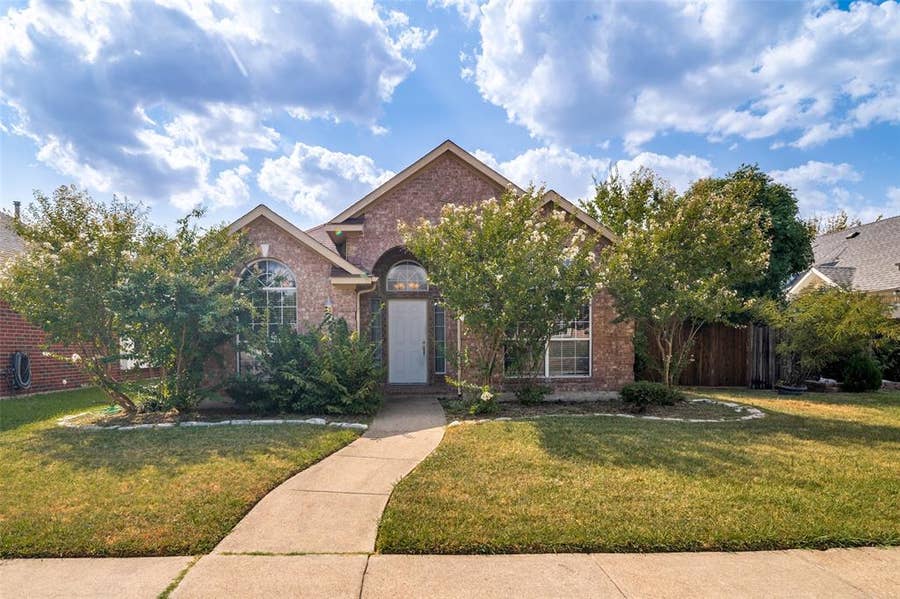 Property photo for 7202 Mazy Lane, Rowlett, TX