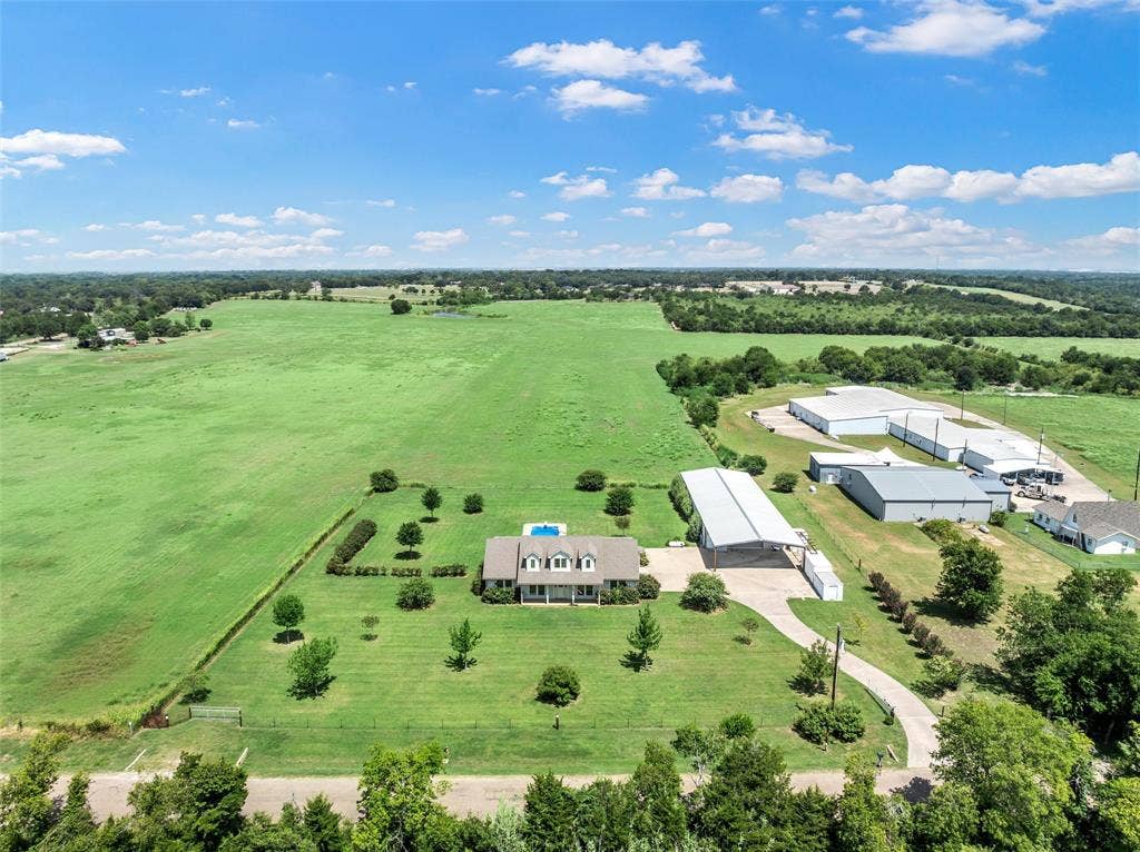 3825 Chappel Hill Road, Waco, TX 76705 3825 Chappel Hill Road, Waco, TX 76705
