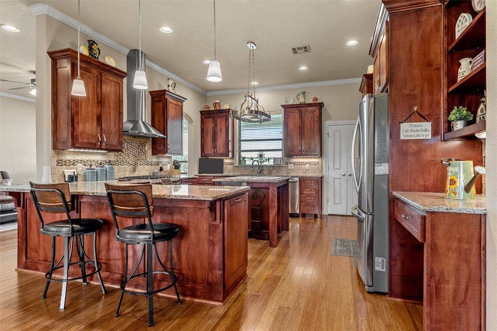 3825 Chappel Hill Road, Waco, TX 76705 3825 Chappel Hill Road, Waco, TX 76705