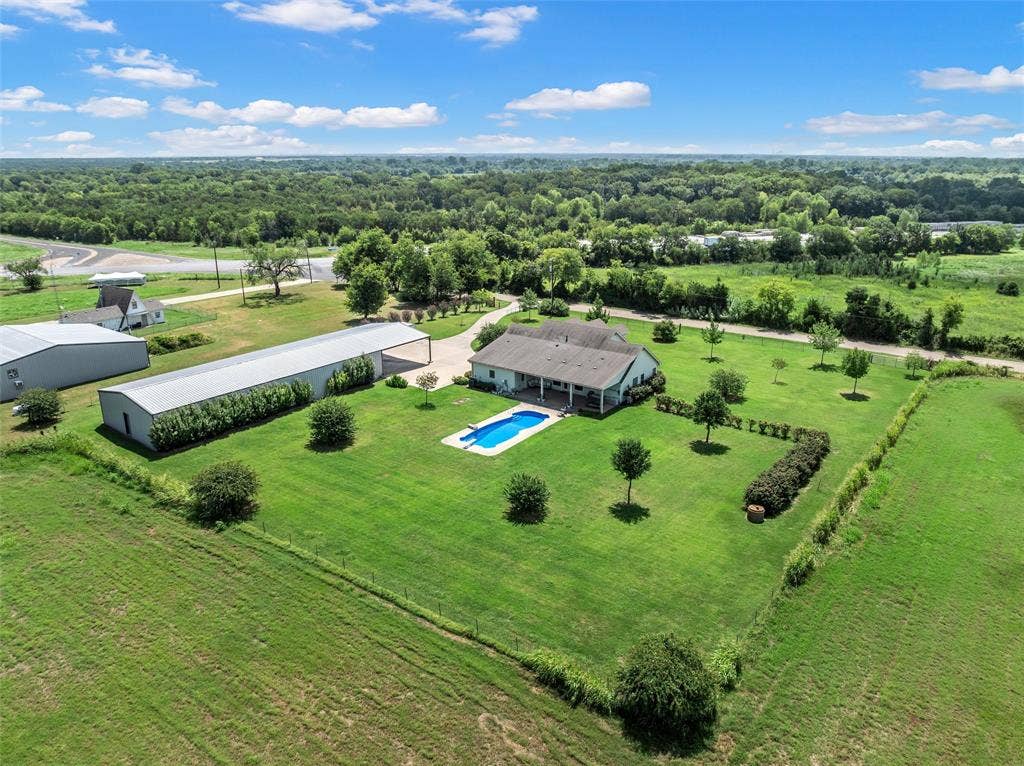 3825 Chappel Hill Road, Waco, TX 76705 3825 Chappel Hill Road, Waco, TX 76705