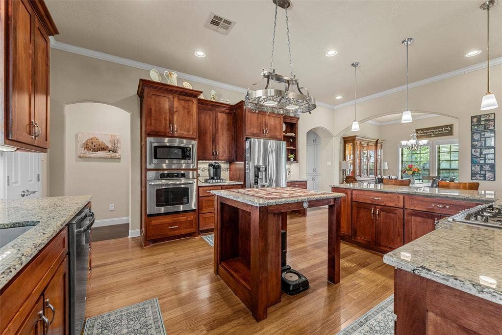3825 Chappel Hill Road, Waco, TX 76705 3825 Chappel Hill Road, Waco, TX 76705