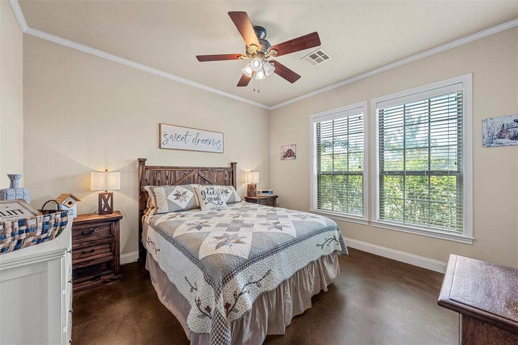 3825 Chappel Hill Road, Waco, TX 76705 3825 Chappel Hill Road, Waco, TX 76705