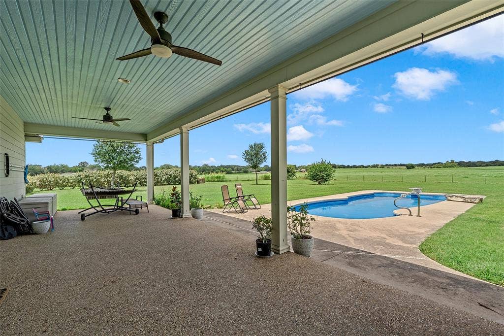 3825 Chappel Hill Road, Waco, TX 76705 3825 Chappel Hill Road, Waco, TX 76705