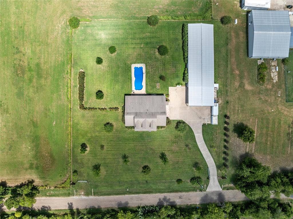 3825 Chappel Hill Road, Waco, TX 76705 3825 Chappel Hill Road, Waco, TX 76705