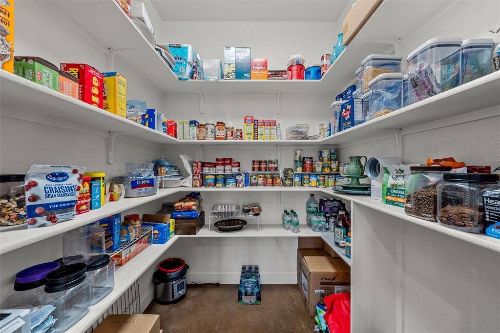 3825 Chappel Hill Road, Waco, TX 76705 3825 Chappel Hill Road, Waco, TX 76705